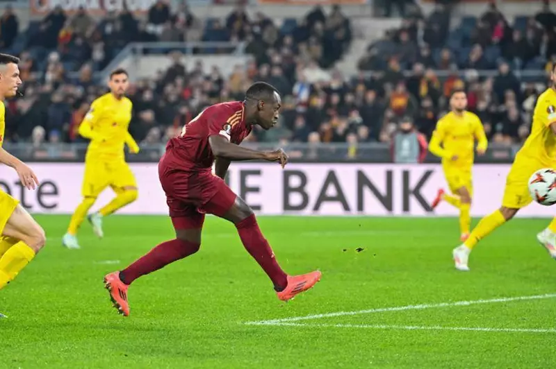 نيوم يدخل على خط المنافسة لضم سعود عبد الحميد.. والاتحاد يتصدر السباق