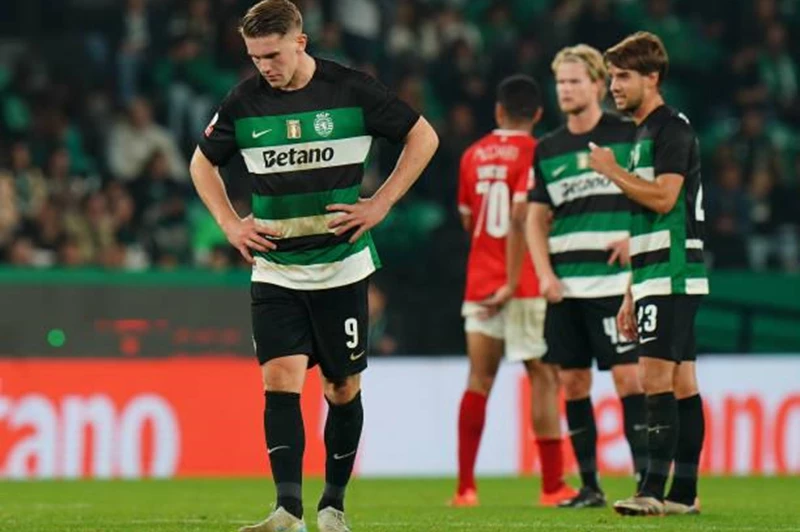 آرسنال يمنح جيوكيريس الأولوية لتعزيز هجومه في الصيف