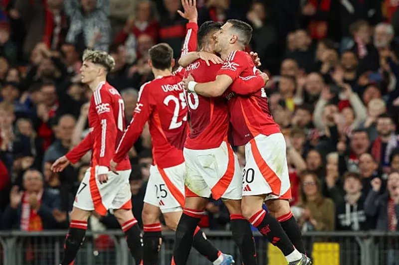 مانشستر يونايتد على أعتاب صفقة مفاجئة في الدوري الألماني