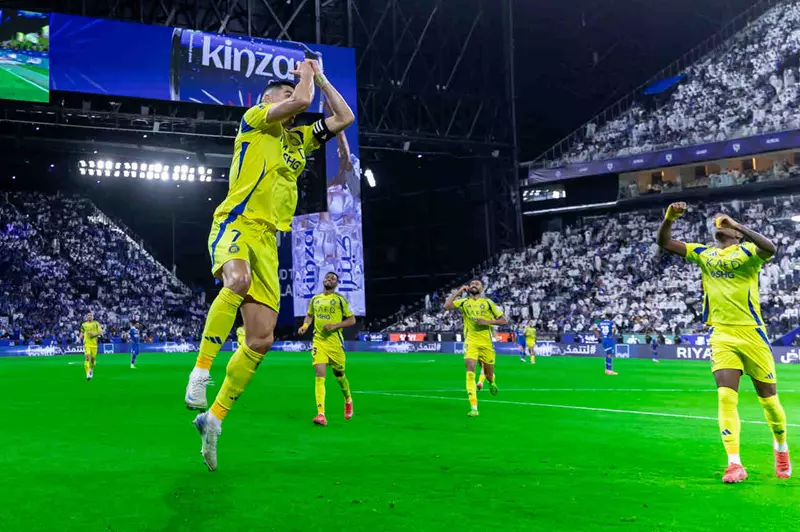 العد التنازلي مستمر.. رونالدو يقترب من حلم الألف هدف