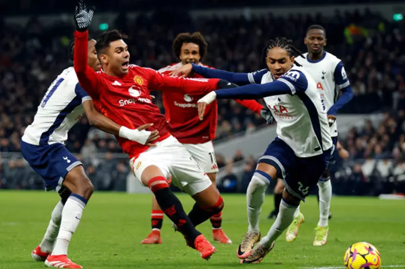 الوجه الآخر.. مانشستر يونايتد وتوتنهام يواصلان السقوط في الدوري الإنجليزي