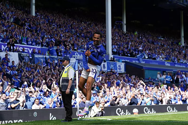 المباراة الأخيرة في جوديسون بارك.. إيفرتون يقهر ساوثامبتون بثنائية في الدوري الإنجليزي