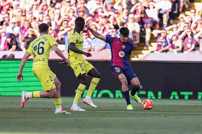 "الغواصات في دوري الأبطال".. برشلونة يخسر أمام فياريال بليلة الاحتفال بالدوري