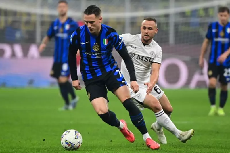 بعد تعادلهما.. فرص نابولي وإنتر في التتويج بالدوري الإيطالي