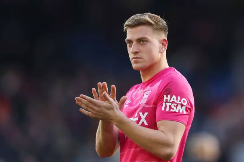 رومانو: إيفرتون ينافس تشيلسي ومانشستر يونايتد على ضم ليام ديلاب