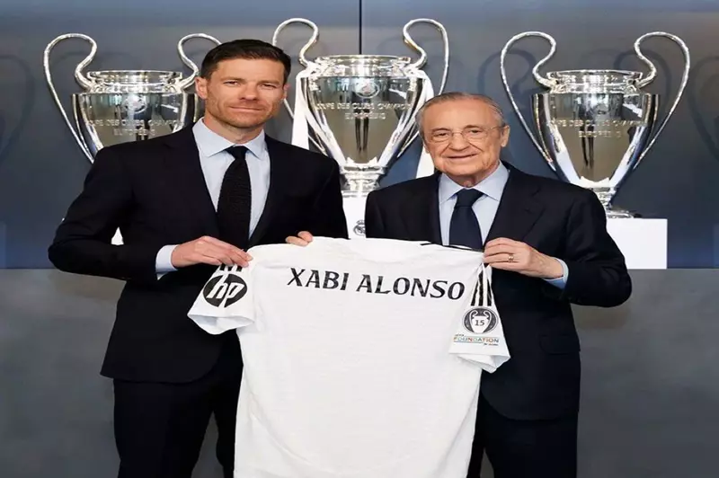 فلورنتينو بيريز: تشابي ألونسو عاد إلى منزله لمواجهة أحد أعظم تحديات حياته