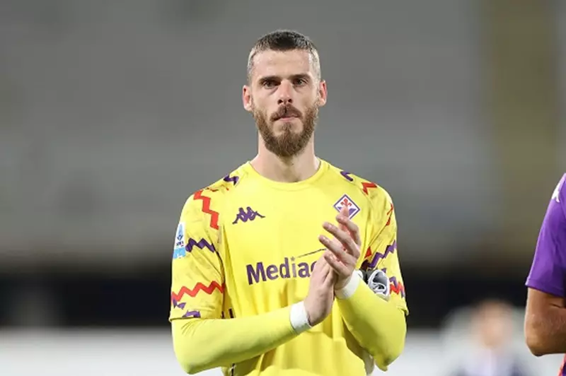 رومانو: موناكو يغازل دي خيا وسط رغبة فيورنتينا في استمراره