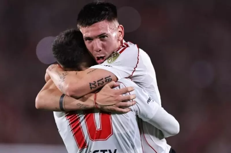 باريس سان جيرمان يخطف موهبة الأرجنتين