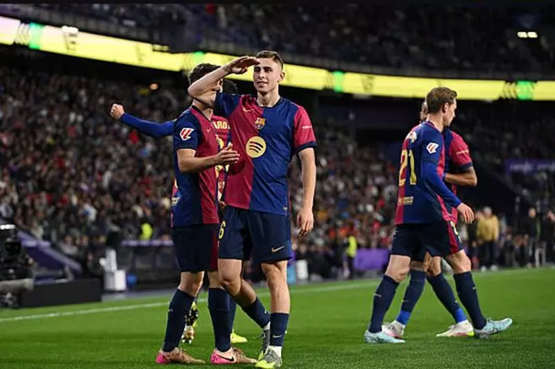 رافينيا ويامال ينقذان فليك.. برشلونة ينجو من فخ بلد الوليد في الدوري الإسباني