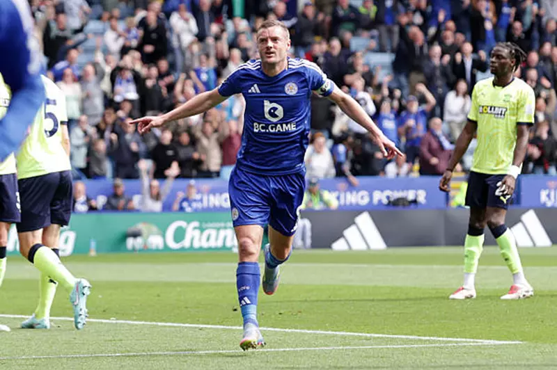 الدوري الإنجليزي.. فاردي يخوض آخر مبارياته مع ليستر سيتي أمام إبسويتش