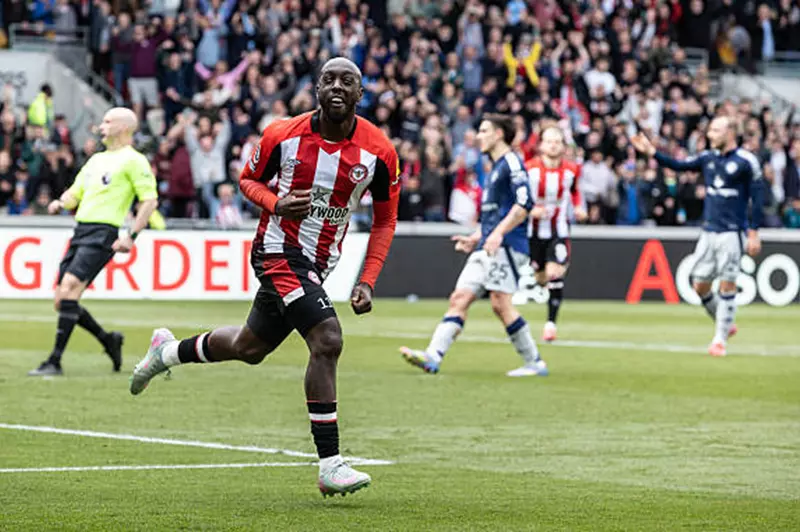 مباراة الـ7 أهداف.. بدلاء مانشستر يونايتد يسقطون في ملعب برينتفورد