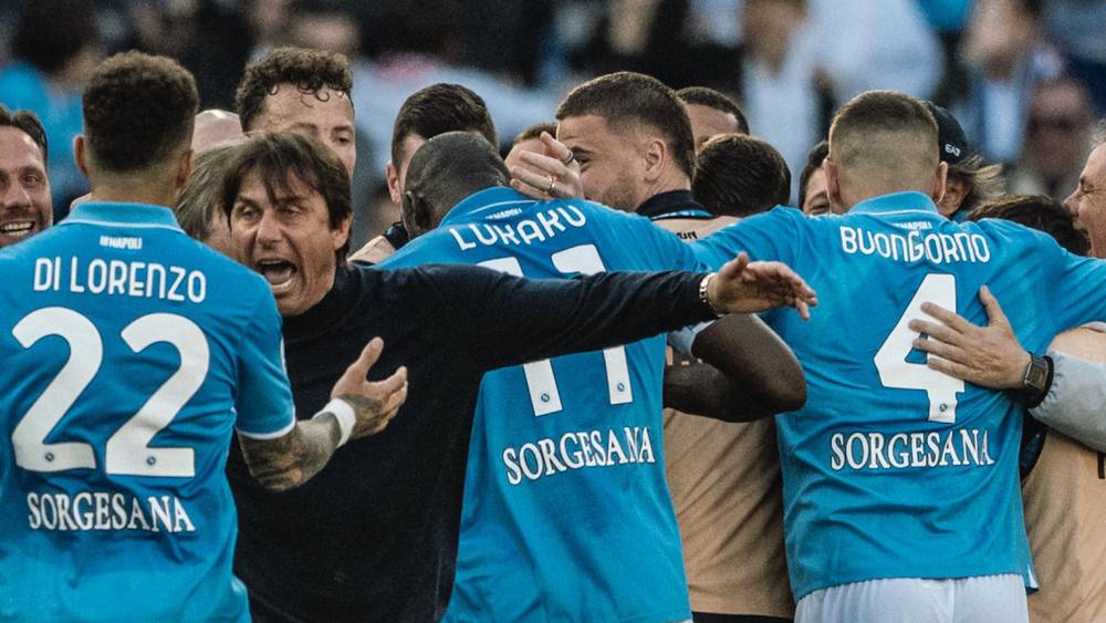 نابولي بطل إيطاليا