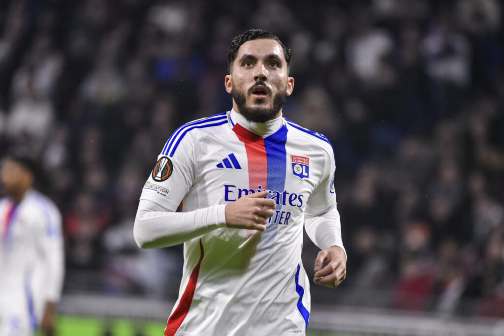 ريان شرقي بين فرنسا والجزائر.. كيف يؤثر تواجده بقائمة الديوك؟