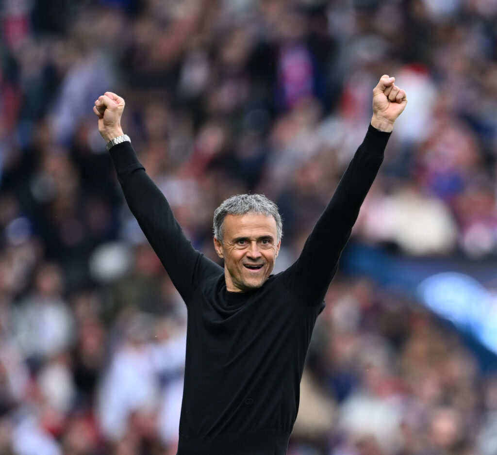 إنريكي ساخرًا عن تفوقه على أندية البريميرليج: نحن دوري المزارعين