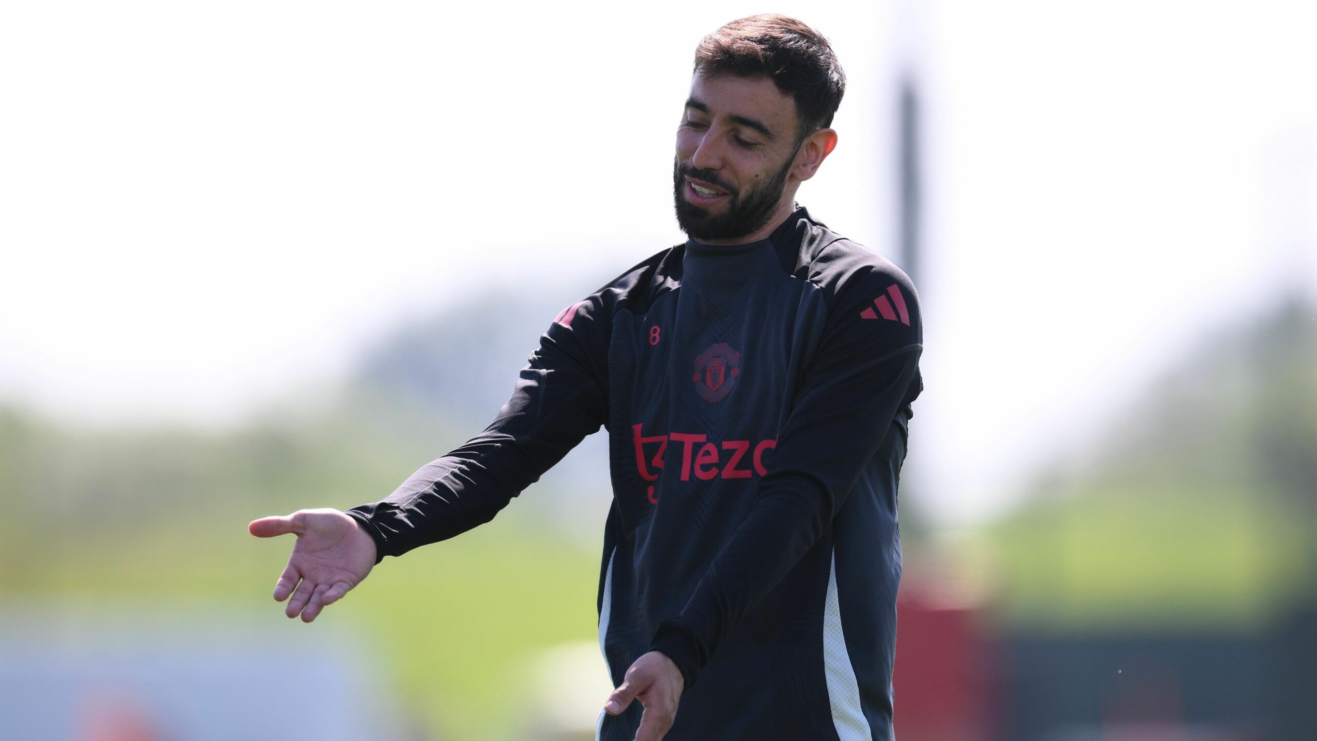 "يا رب ما تتم حتى لو سيقود الهلال لتحقيق كأس العالم" .. هجوم إعلامي على برونو فيرنانديش ومعارضة لقدومه إلى الدوري السعودي