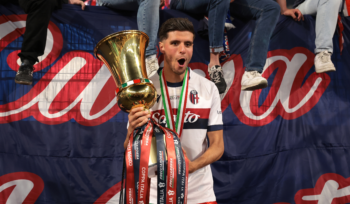 العزوزي يقتحم قائمة مُميزة بعد تتويج بولونيا بكأس إيطاليا