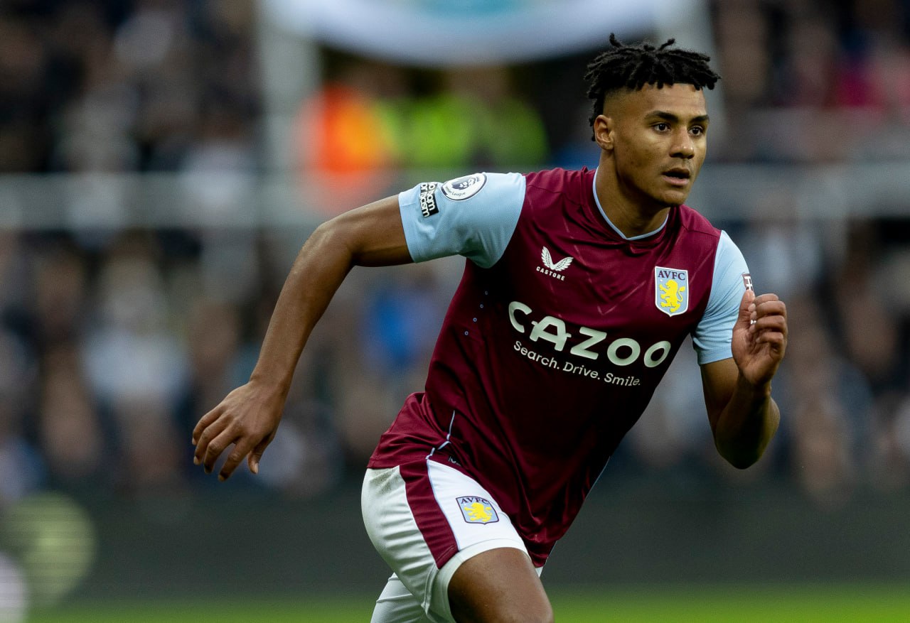 ينفرد بالصدارة – أولي واتكينز الهداف التاريخي لـ أستون فيلا