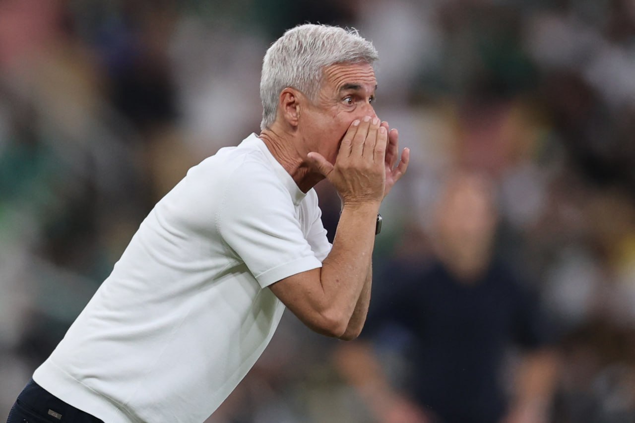 لويس كاسترو مرشح بقوة لتدريب الوصل الإماراتي