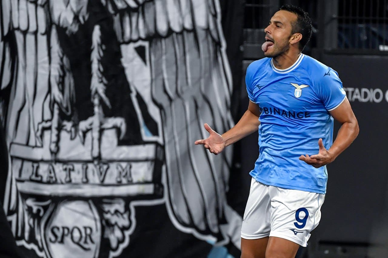 “احتفال غير متوقع”.. لاعبو نابولي يهتفون باسم بيدرو نجم لاتسيو.. ما القصة؟