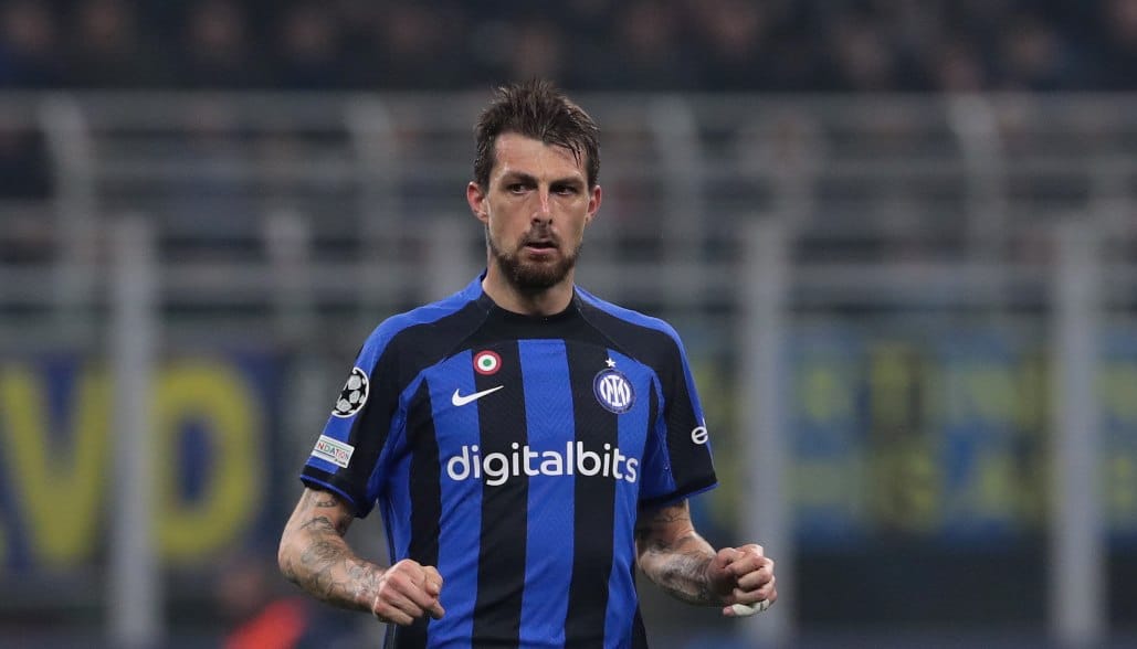 لولا السرطان لاعتزل كرة القدم.. أتشيربي اعتاد العودة من الموت يا برشلونة