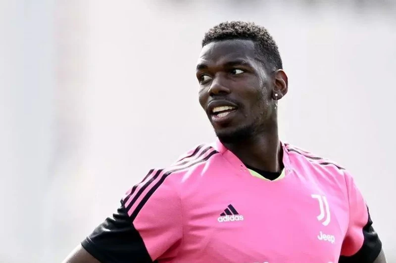 ليكيب: موناكو يتمسك بالتعاقد مع بول بوجبا