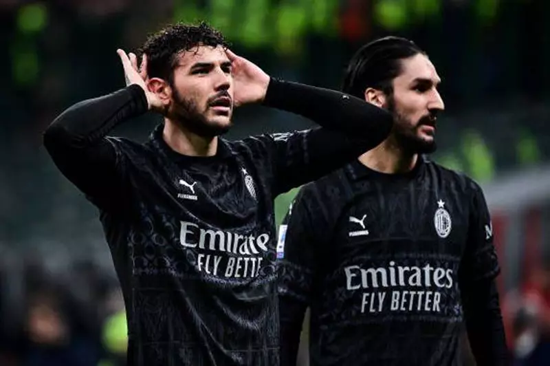 أول الأجانب.. الهلال يحسم صفقة ثيو هيرنانديز