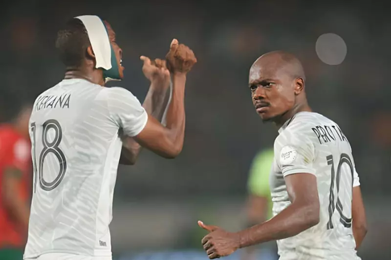 صحيفة جنوب أفريقية تكشف حقيقة مفاوضات الزمالك لضم بيرسي تاو