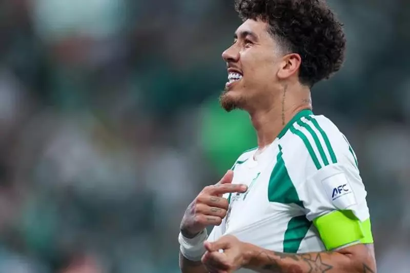 صنع هدفي اللقب لصالح أهلي جدة.. أرقام فيرمينو رجل نهائي آسيا