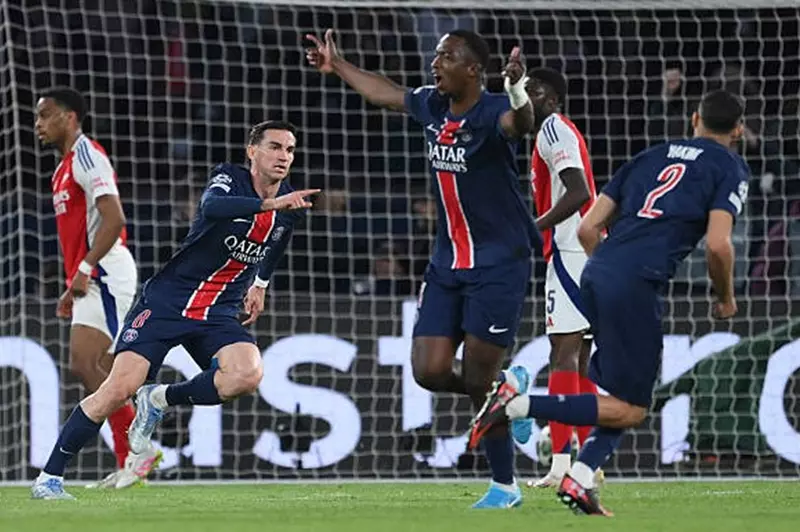 حادث يفسد احتفالات سان جيرمان.. إصابة خطيرة واعتقال 43 شخصًا في باريس