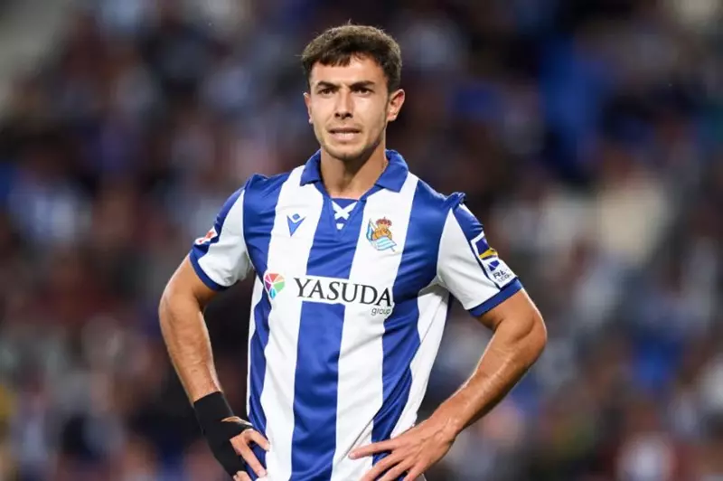 "إعارة أو دفع الشرط الجزائي".. ريال مدريد يخطط لضم زوبيميندي