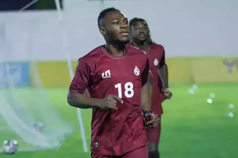 فريق ديانج السابق.. أزمة بين الخلود وموليكا