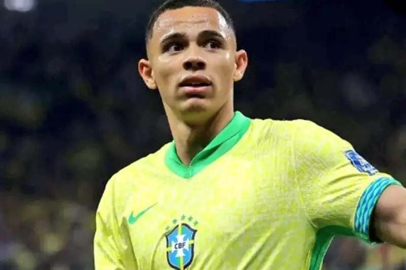 عرض ضخم من برشلونة لضم الظهير البرازيلي فاندرسون