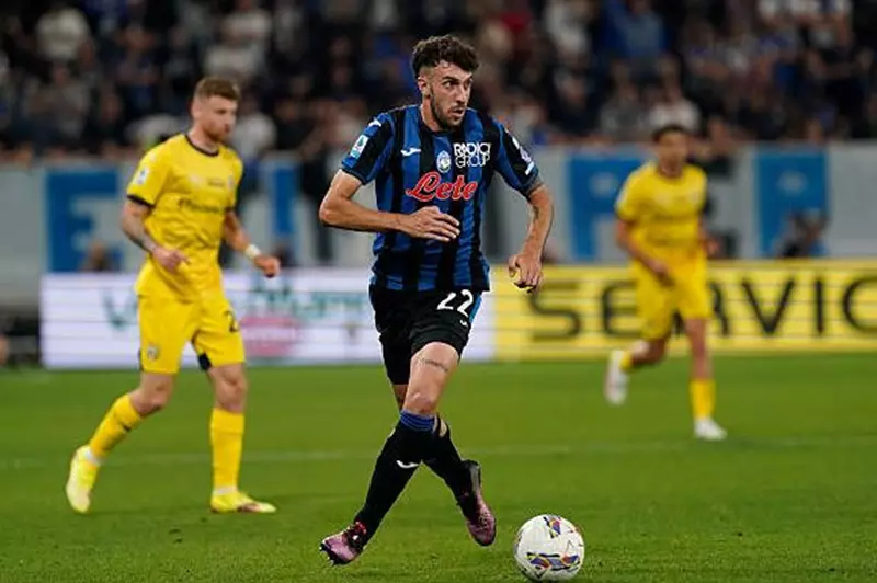 متفوقًا على روبرتسون.. أتلتيكو مدريد يقترب من التعاقد مع لاعب أتالانتا