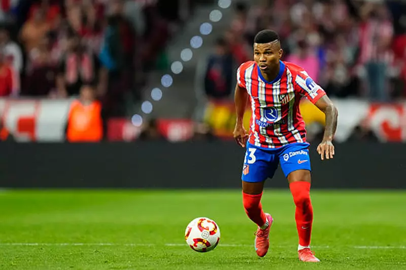 من أتلتيكو مدريد.. تقارير: سندرلاند يحسم الصفقة الثانية في الصيف