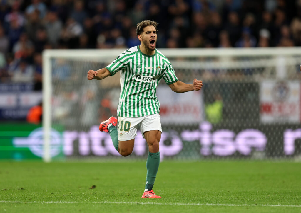 الزلزولي يضع مدرب ريال بيتيس في موقف محرج