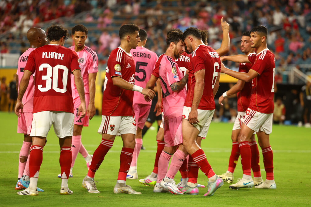 أشرف داري في مرمى الانتقادات بعد تدخله القوي على ميسي