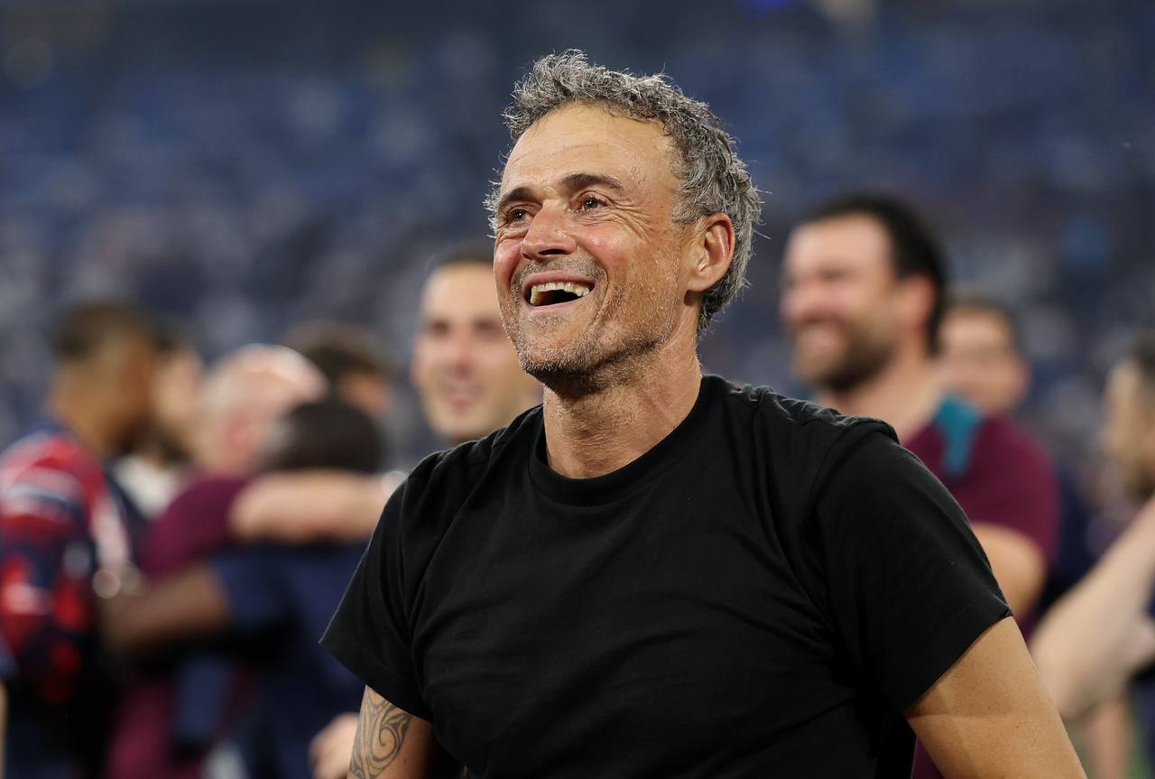 إنريكي: عثمان ديمبيلي لاعبي المفضل ويستحق الكرة الذهبية هذا العام