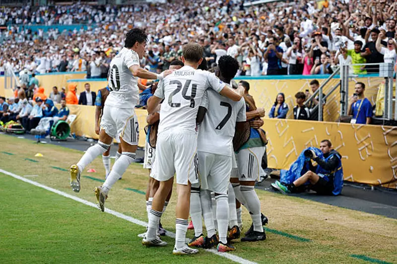 صباحك أوروبي.. موسم استثنائي لريال مدريد.. مفاجأة سارة لبرشلونة.. وتوتر في غرفة ملابس إنتر