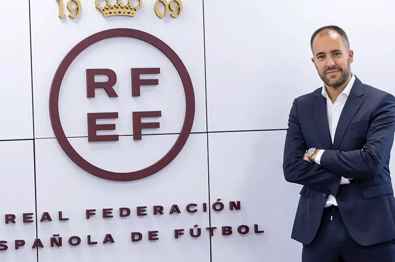 رسمياً.. الاتحاد الإسباني يُعين فران سوتو رئيساً للجنة الحكام