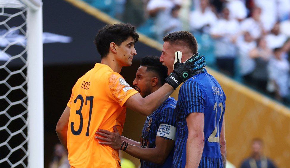 ياسين بونو يُوضح كيف أثرت وفاة جوتا على زملائه في الهلال