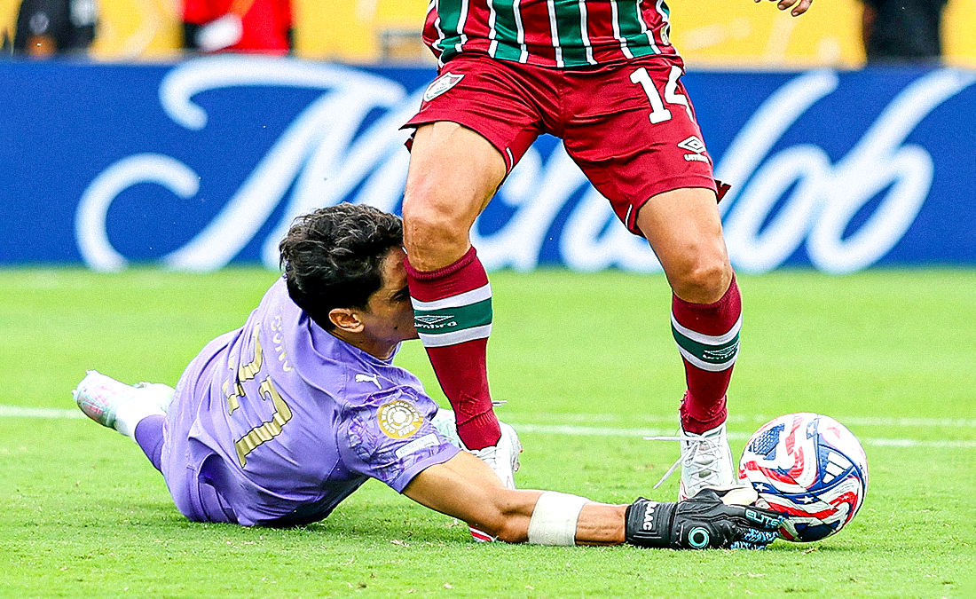 شاهد تصدي ياسين بونو الخرافي لانفراد مهاجم فلومينينسي بكأس العالم للأندية